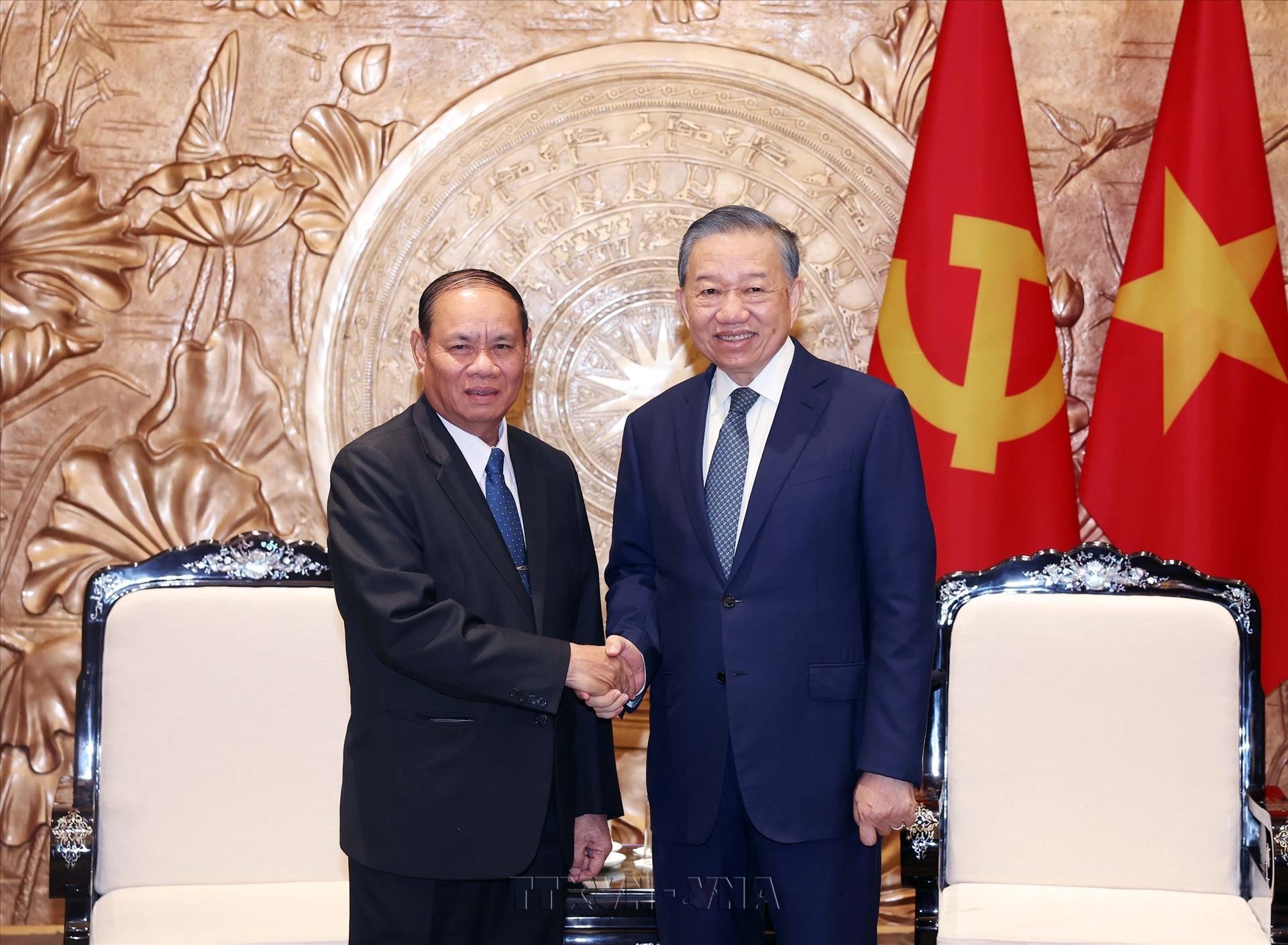Tổng Bí thư, Chủ tịch nước Tô Lâm tiếp Thường trực Ban Bí thư Trung ương Đảng Nhân dân Cách mạng Lào
