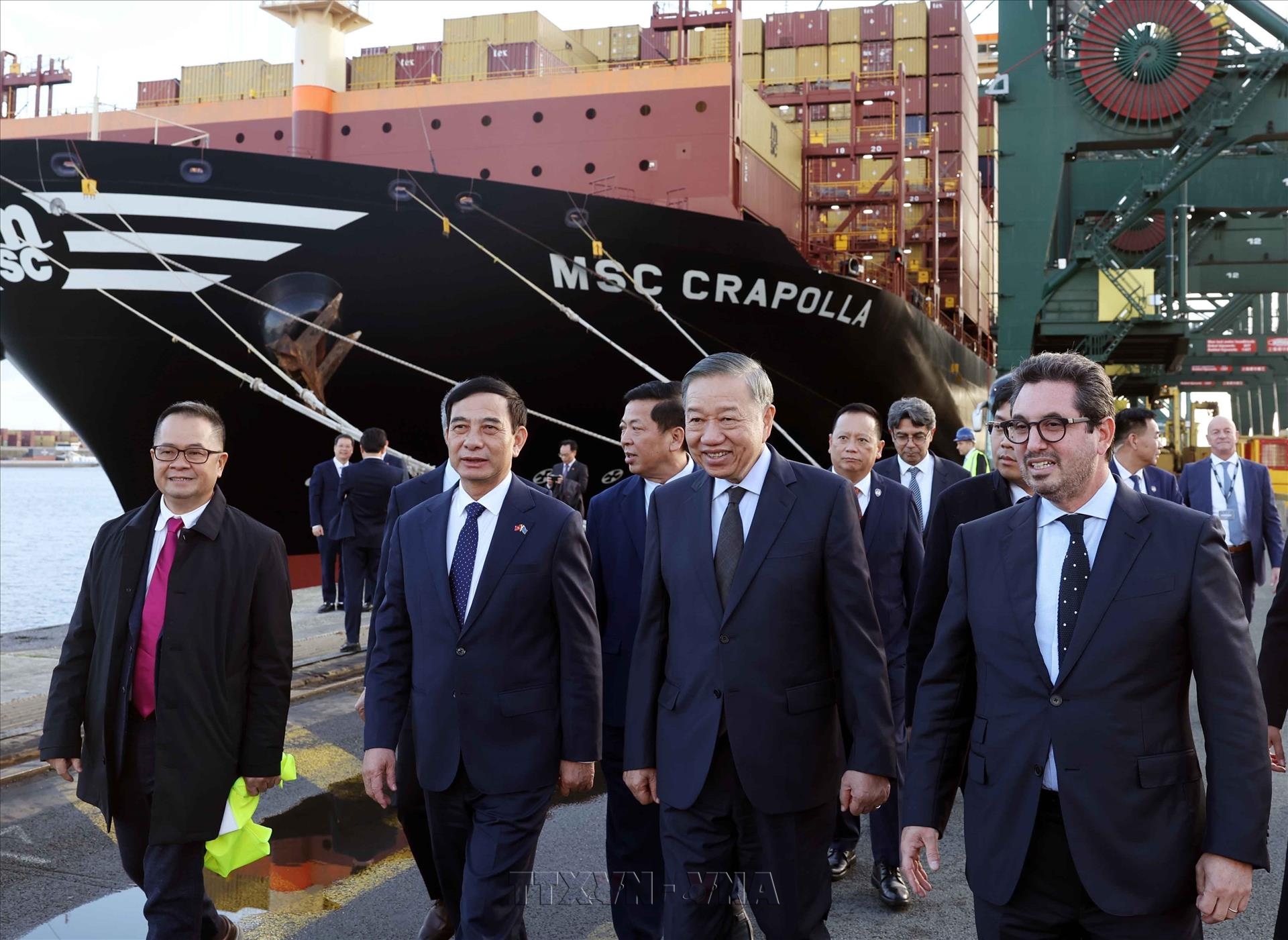 Le secrétaire général et président Tô Lâm visite le port dAnvers-Bruges en Belgique