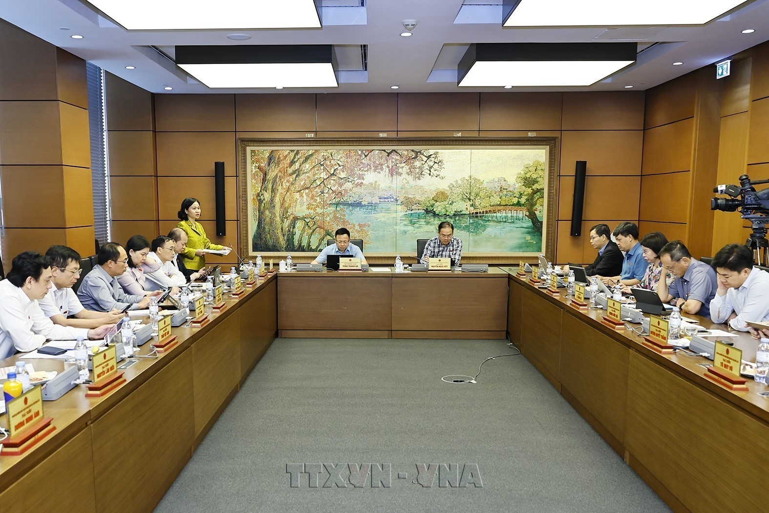 Kỳ họp thứ 2, Quốc hội khóa XVI: Phát triển công nghiệp văn hóa gắn với đổi mới sáng tạo và bảo vệ giá trị truyền thống