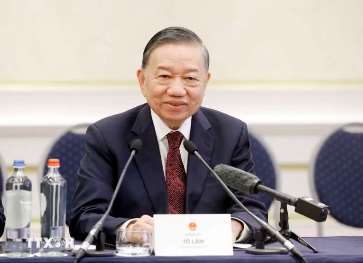 トー・ラム書記長・国家主席　ベルギー・ルクセンブルクのベトナム人専門家・知識人代表らと懇談