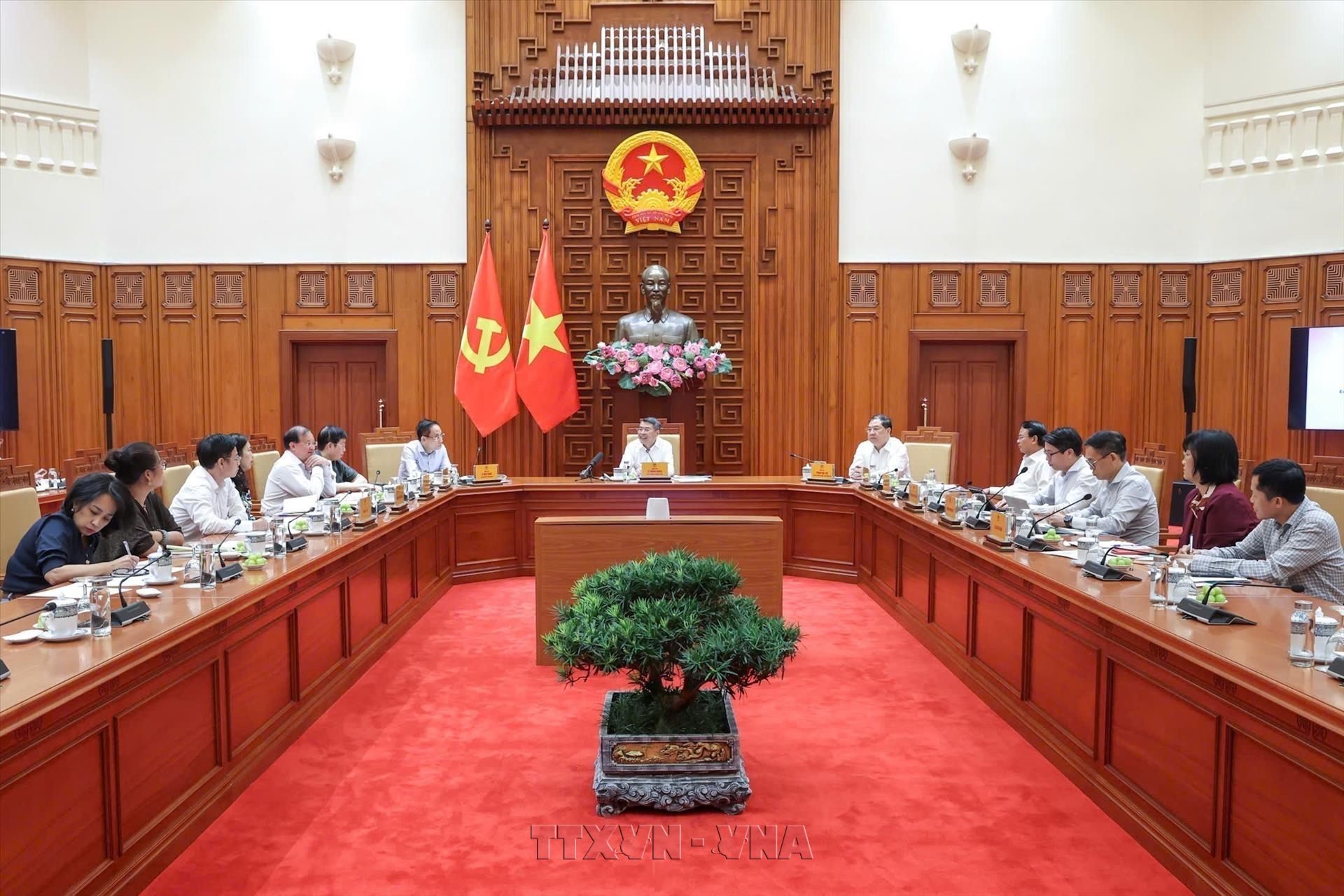 PM pushes clear timelines for APEC Year 2027 preparations