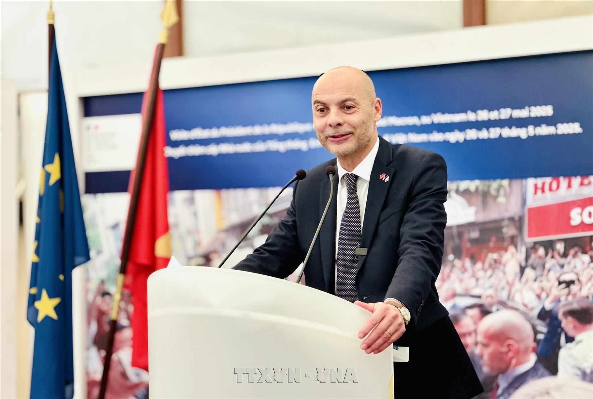 Đại sứ Pháp Didier Le Bret: Việt Nam đang phát triển tự tin và cởi mở