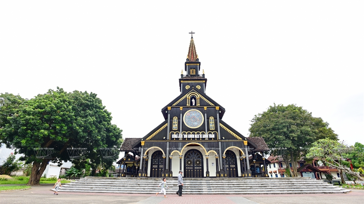 Catedral de Kon Tum obra maestra de madera