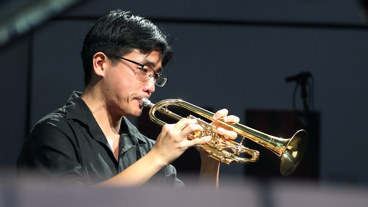 Yuki Urushihara 베트남에서 트럼펫 연주에 대한 사랑을 퍼뜨리다