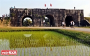 ຄວາມລຶກລັບຂອງກຳແພງຫີນ ລາຊະວົງ ໂຮ່