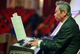 A pianist connects Vietnam with the world through music