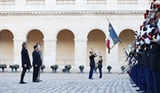 Vietnam France vow to deepen strategic partnership
