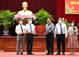 Thủ tướng thăm tặng quà chúc Tết nhân dân cán bộ chiến sĩ lực lượng vũ trang thành phố Cần Thơ