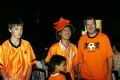 Los fanáticos del equipo de Holanda con mucha fe en la victoria antes del partido.