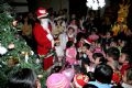 Dar la bienvenida a Navidad 2006 en la oficina de la Revista Vietnam.