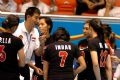 Тренер индонезийской команды дает наставления своим подопечным