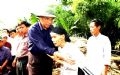 Party leader Nong Duc Manh visiting flash flood-affected areas in Phu Tho Province.