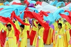 タン・ロン（Thang Long）－ハノイ１０００年大記念祭を記念する日におけるカラフルなイメージ