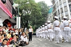 Người dân náo nức xem lễ diễu binh, diễu hành lớn nhất trong lịch sử.