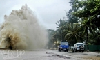 Bão số 1 (tên quốc tế là bão Côn Sơn) hoành hành ở Hải Phòng.