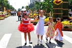西贡儿童快乐迎春。