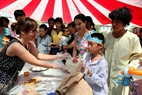 Moon Cakes made by the children are given to patients. Photo: Thanh Giang.