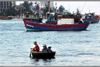 トゥン（Thung）船は移転するために、漁民たちにより使用される。
