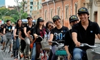 To prepare for the campaign, young people in Ho Chi Minh City organized many events such as riding bikes to respond to Earth Hour. Photo: Nguyen Luan