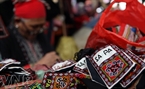 Small and beautiful brocade bags woven with “Sa Pa” letters show the famous trademark of the area.    