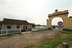 En la cabecera del puente está situada la estación de seguridad pública Vinh Linh.