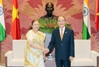 National Assembly Chairman Nguyen Sinh Hung receives in Hanoi on March 28, 2015 Speaker of the Lower House of India’s Parliament Sumitra Mahajan, who was in Vietnam to attend the 132nd Inter-Parliamentary Union Assembly (IPU-132). Photo: Nhan Sang/VNA 

