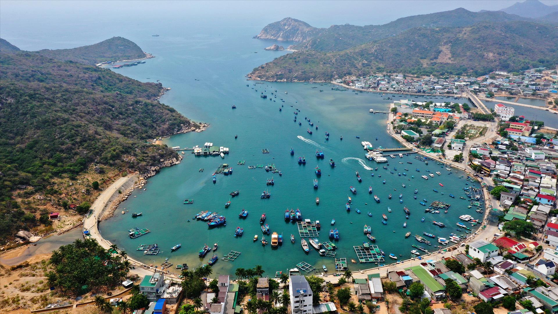 Vinh Hy - One of Four Most Wonderful Bays in Vietnam - Vimarsana News