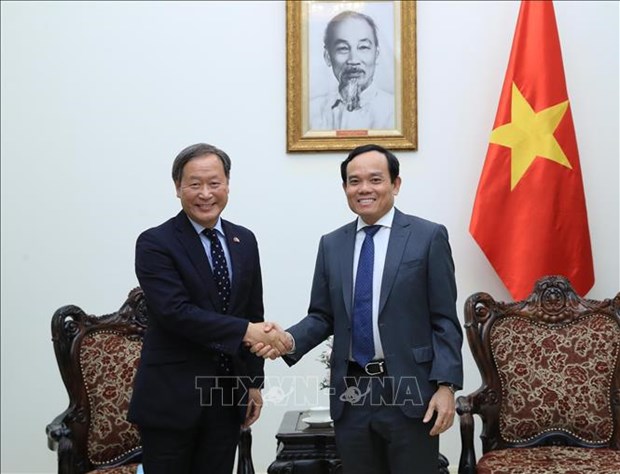 Le vice-Premier ministre Trân Luu Quang reçoit un dirigeant de la JICA