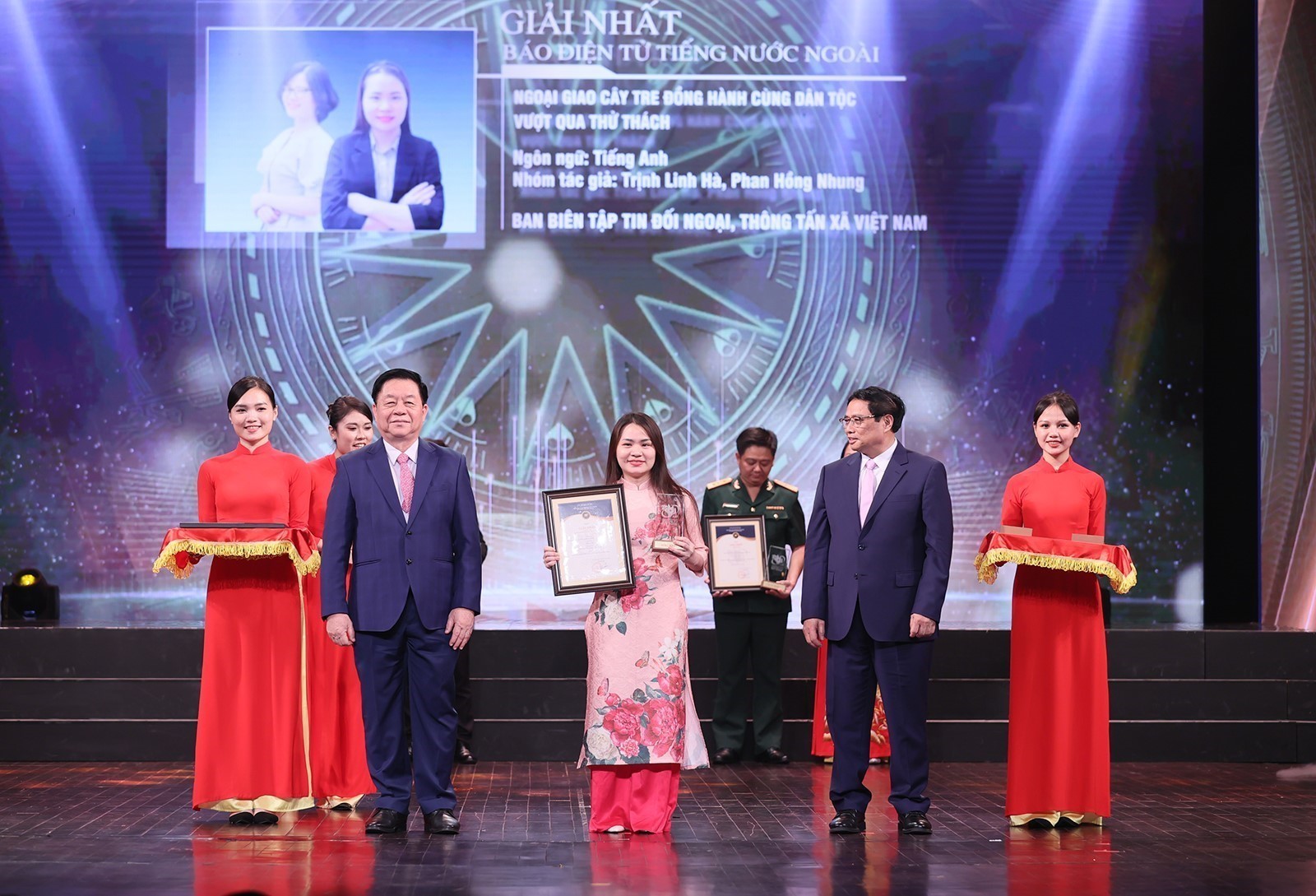 Lễ trao Giải thưởng toàn quốc về thông tin đối ngoại lần thứ IX