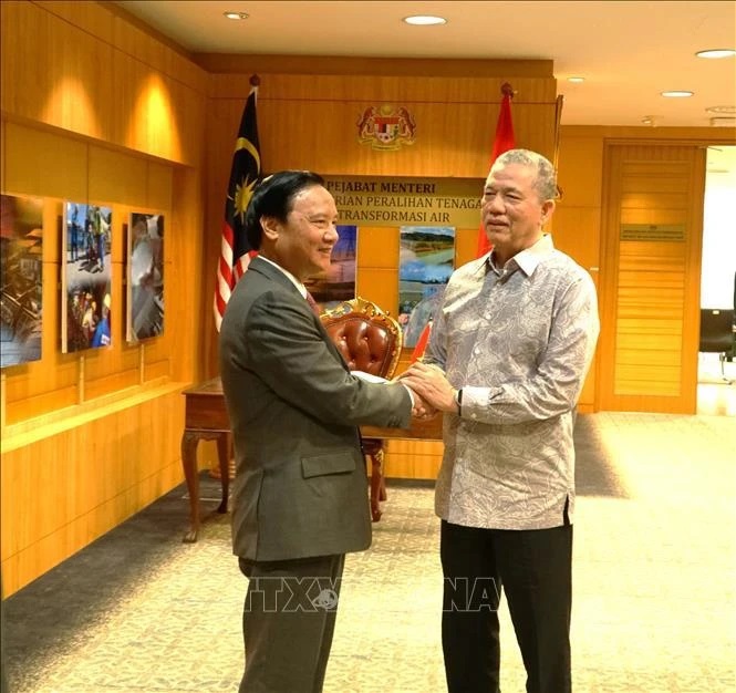 Vietnam y Malasia promueven relaciones