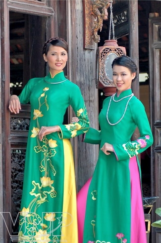 Ao dai with Lotus