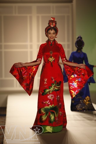 Vietnam - RoK: Traditional Dress Show - Vietnam Pictorial