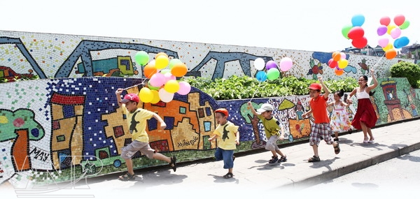 The Pottery Road along the Red River