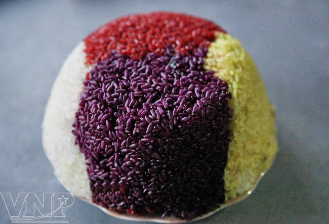 Five-colour Steamed Glutinous Rice