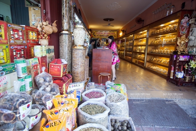 Explorando la calle antigua de Hai Thuong Lan Ong