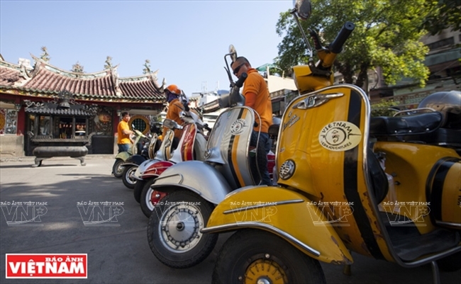 Touring Saigon on Vespas