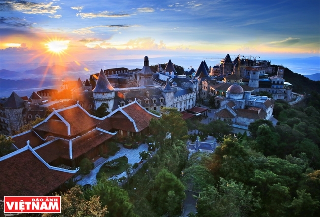 Город в облаках на вершине Бана