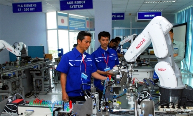 Nhật Bản lập xưởng dạy chế tạo robot cho TPHCM