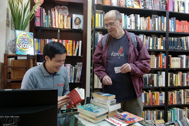 Bookworm - Địa chỉ đọc sách của người nước ngoài tại Hà Nội