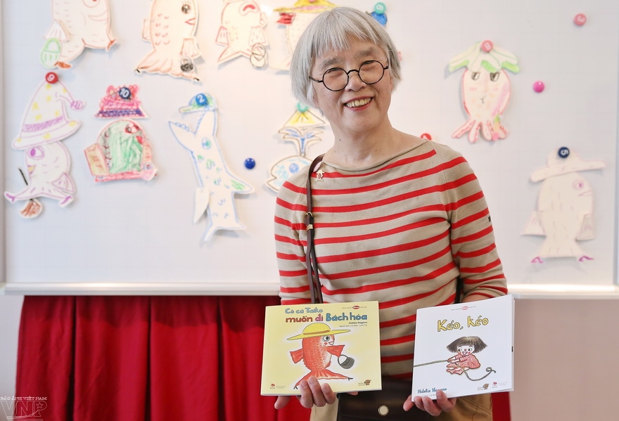 絵本作家、長野ヒデ子さん、ベトナム人の子供たちの友達