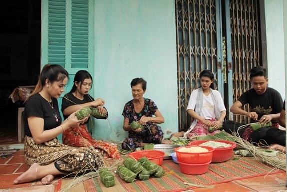 Soc Trang: Khmer people celebrate Sene Dolta festival