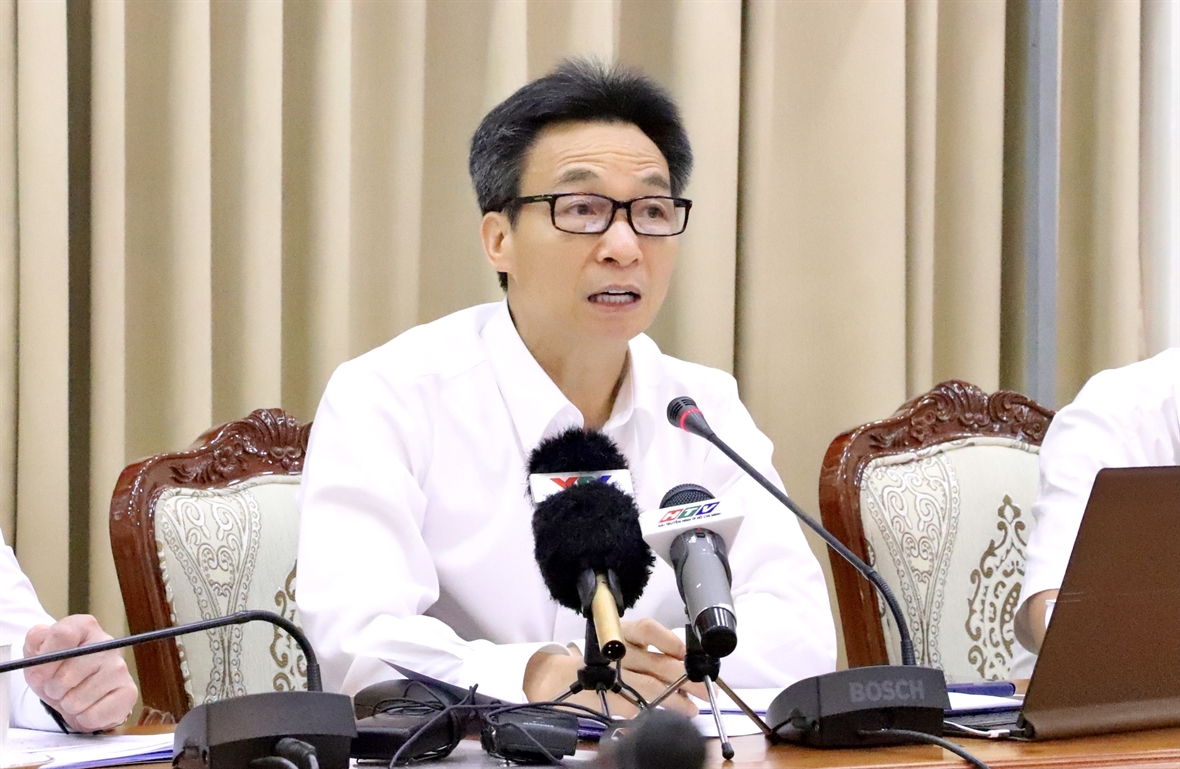 Thủ Tướng Phạm Minh Chính Chỉ Đạo Chống Dịch - Thủ tướng Chính phủ - Phạm Minh Chính: Không được lơ là ... _ Thủ tướng cho rằng có thể áp dụng biện pháp với mức yêu cầu cao hơn so với chỉ thị 16 nhằm hạn chế giao lưu, tiếp xúc giữa người với người để nhanh chóng ngăn chặn dịch lây lan.